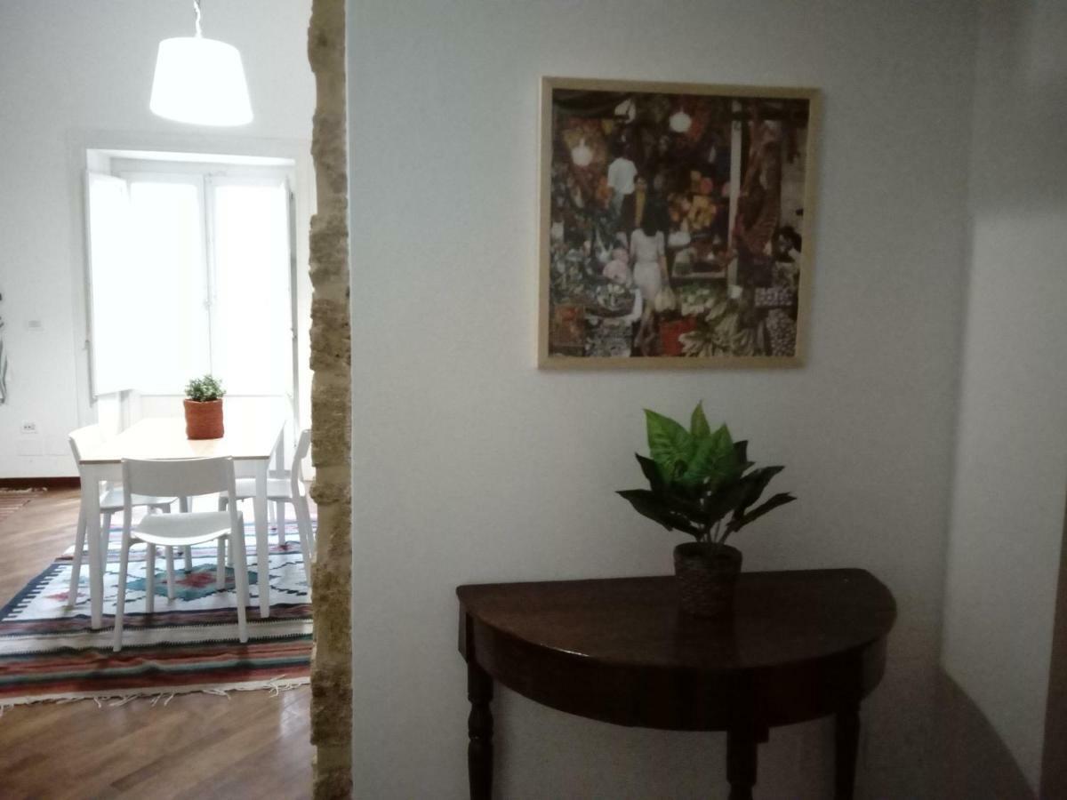 Casa Tea: Nel Cuore Del Centro Storico 巴勒莫 外观 照片