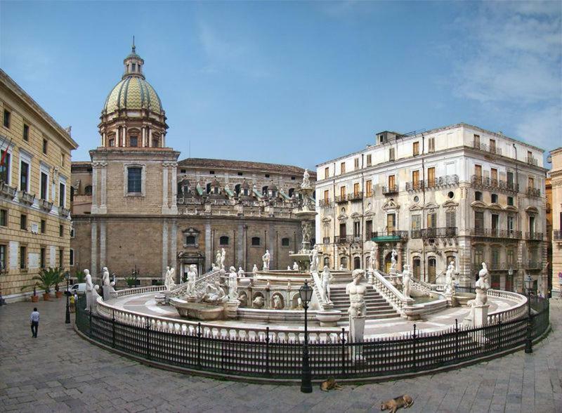 Casa Tea: Nel Cuore Del Centro Storico 巴勒莫 外观 照片